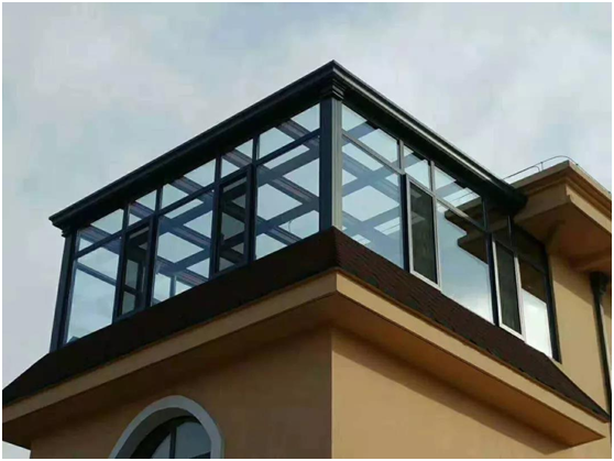 除了詩和遠方，還有充滿詩意畫意的貝洛特陽光房