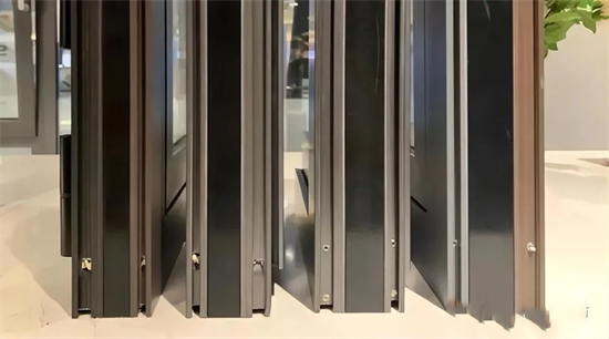 國(guó)內(nèi)外對(duì)比，門(mén)窗品牌選擇哪個(gè)比較好？