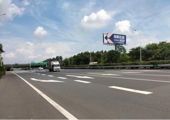 庫勒五金高炮廣告橫掃高速公路，強化品牌安全耐用新形象