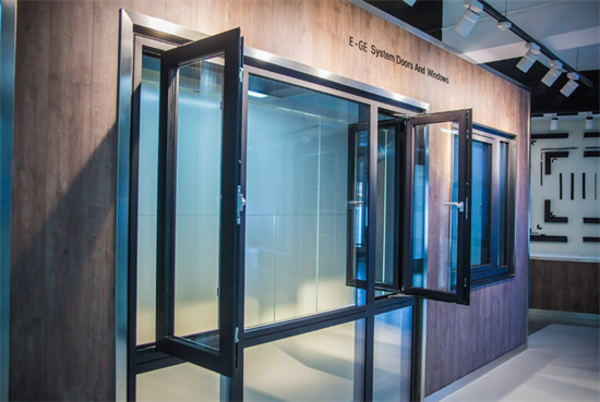 門窗的隔音玻璃：專業隔音門窗的玻璃選擇