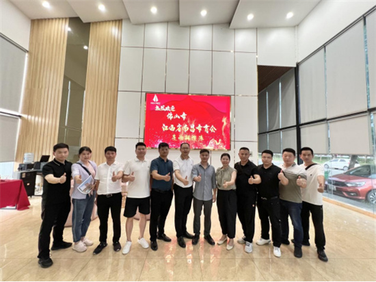 安晨無縫焊接系統(tǒng)門窗：跟隨商會(huì)考察團(tuán)，探索東南亞市場(chǎng)