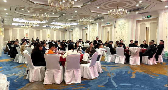 鑫華派2024年終晚會(huì)圓滿落幕：榮耀共鑒，新程啟航